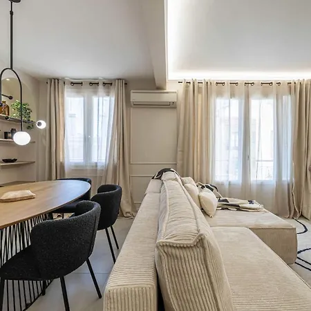 Apartment Beautiful Haussmannian - South Balcony